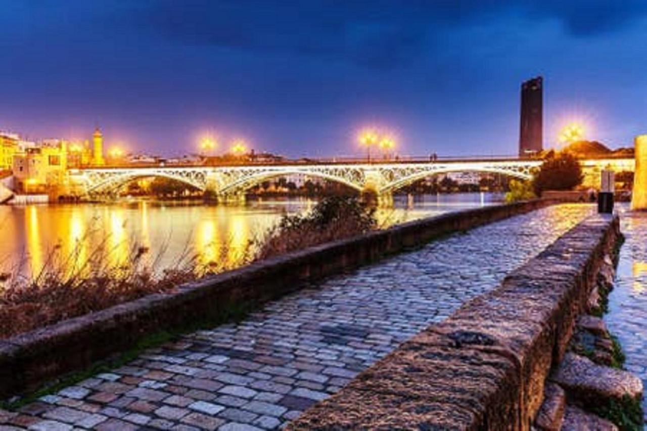 Atico Aire De Triana Apartment Sevilla Exterior foto